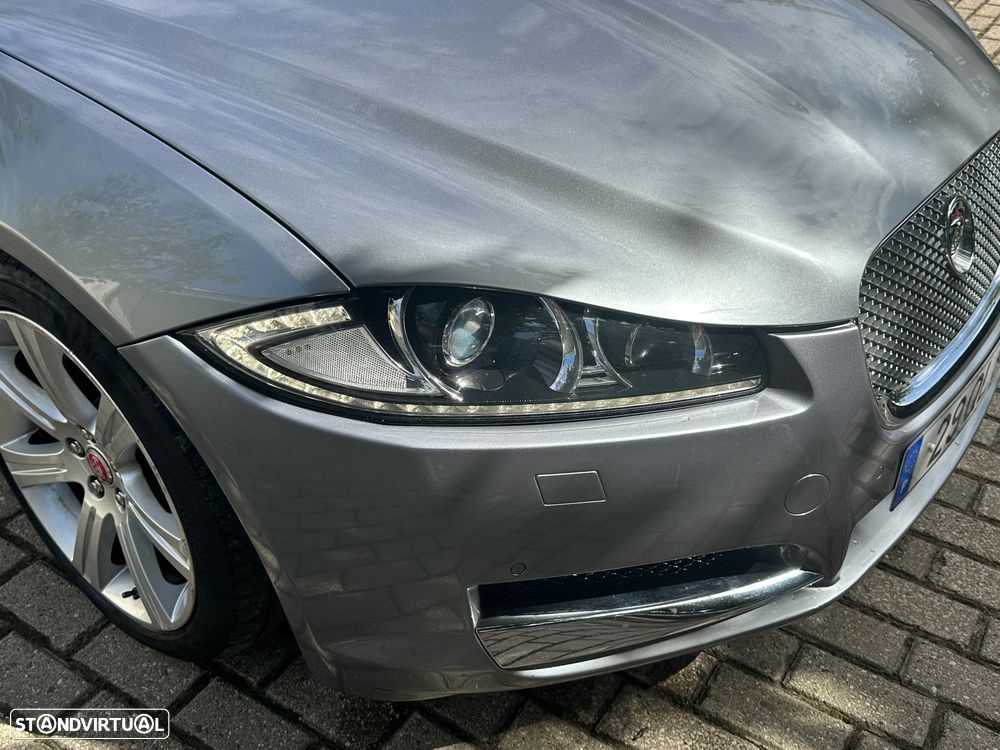 Jaguar XF 2.2 D Premium Luxury - 26