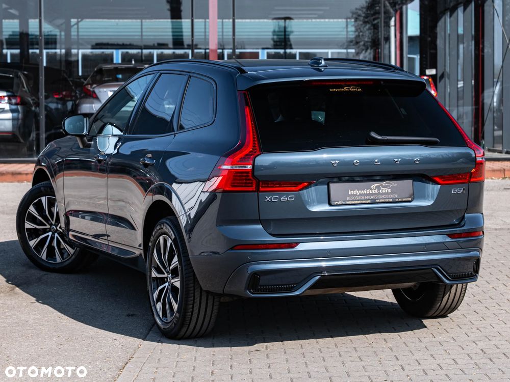 Volvo XC 60 B5 B AWD Plus Dark - 5