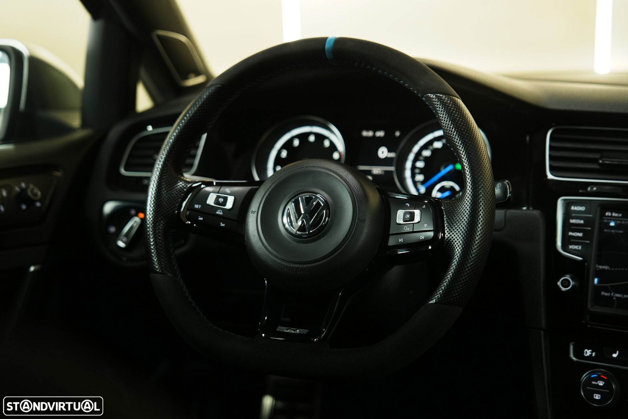 VW Golf 2.0 TSi R DSG - 17