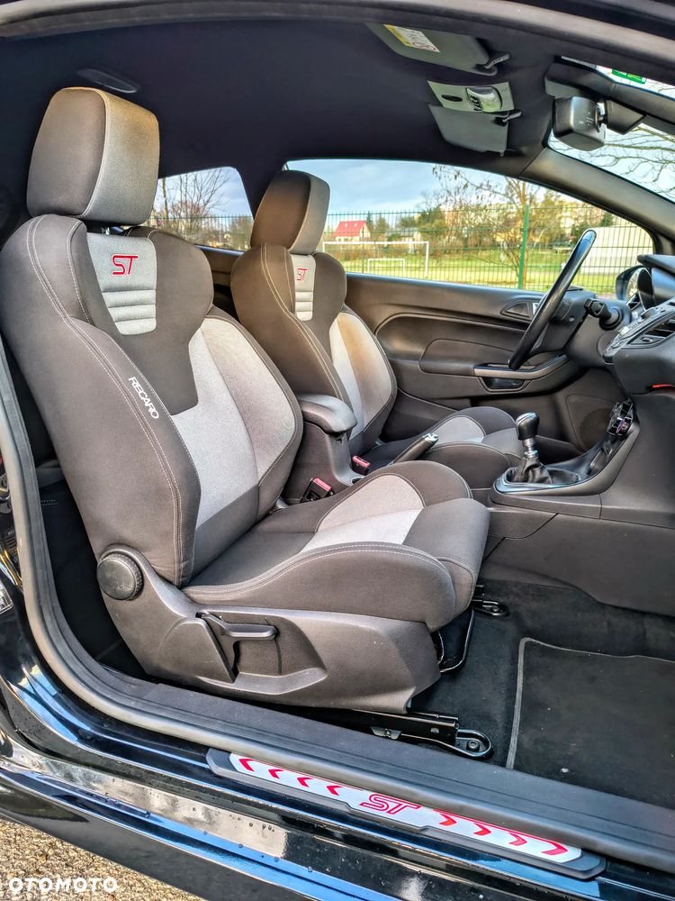 Ford Fiesta 1.6 EcoBoost ST - 10