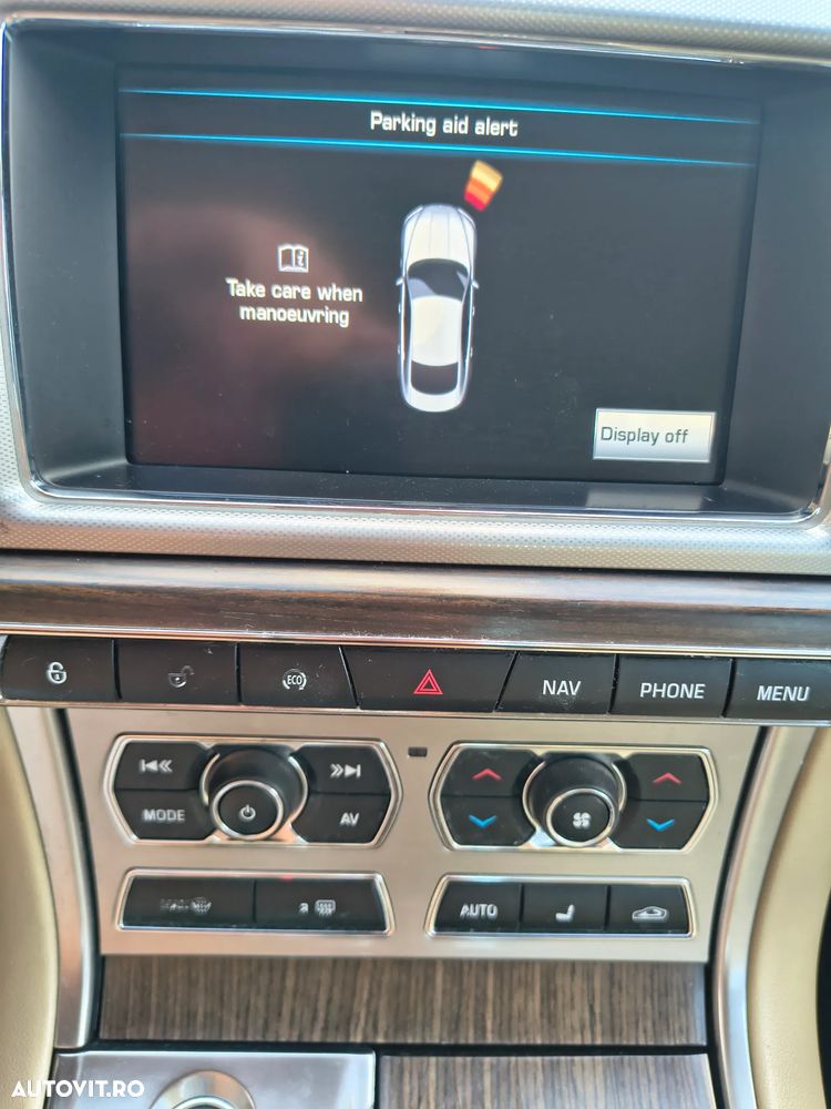 Jaguar XF 2.2D Luxury - 25