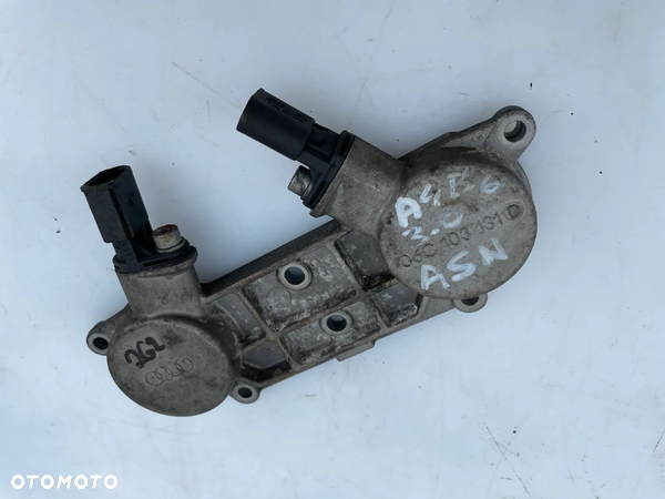 Czujnik położenia wałków Audi A4 B6 3.0 ASN 06C103131D