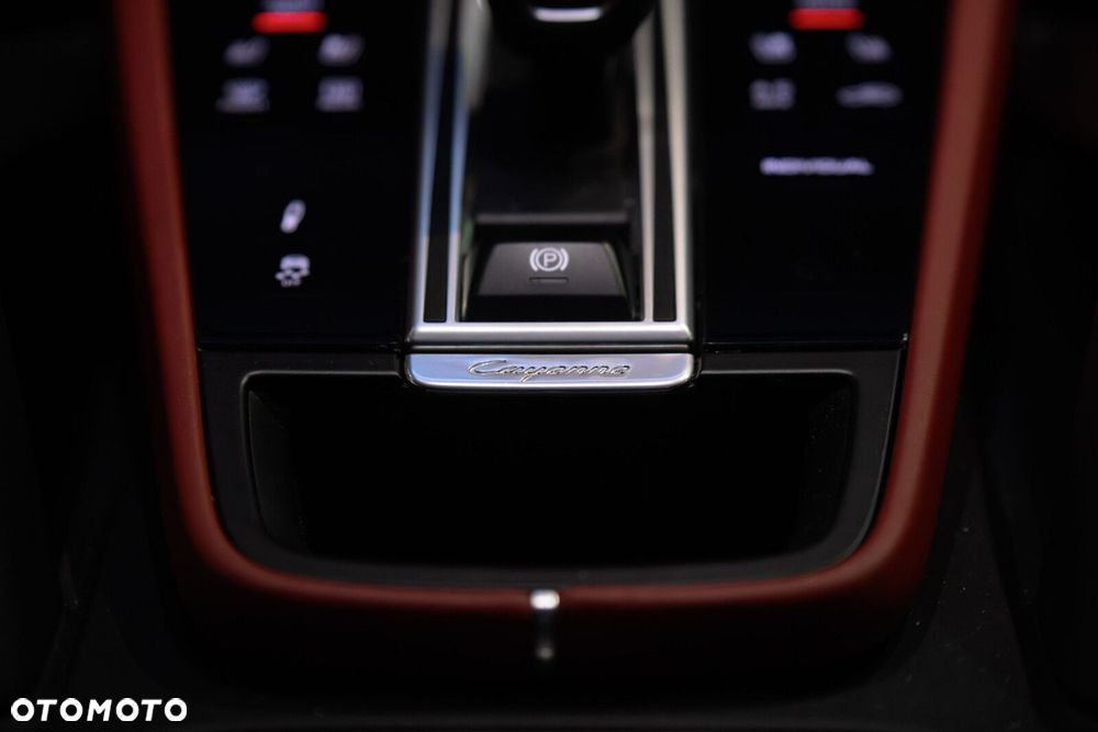 Porsche Cayenne - 12