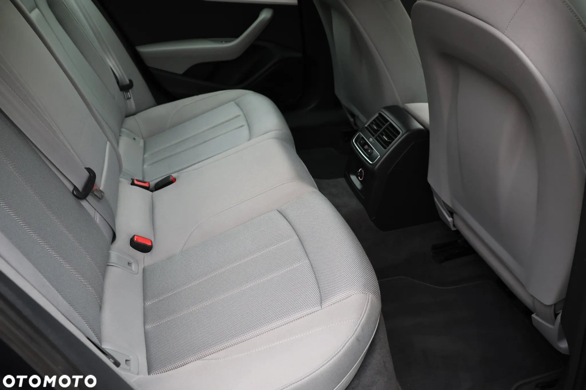 Audi A4 Avant 2.0 TDI ultra S tronic - 26