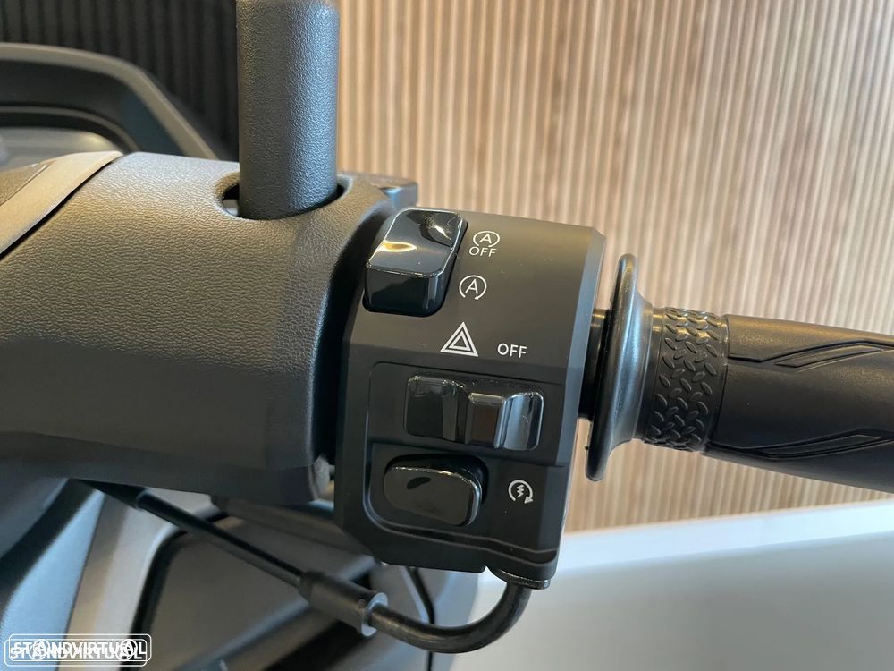 Yamaha NMAX 2025 - 17