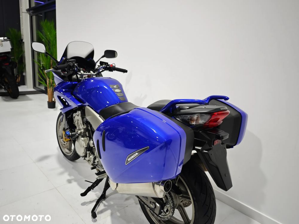 Honda CBF - 35
