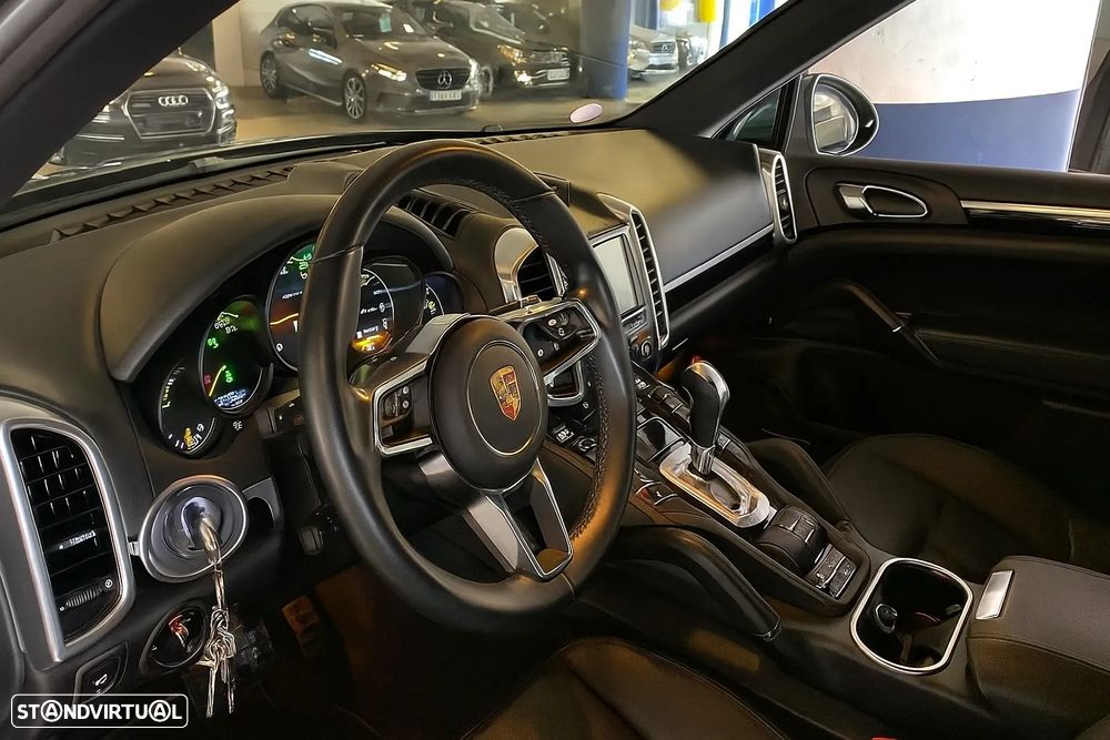 Porsche Cayenne S E-Hybrid - 12