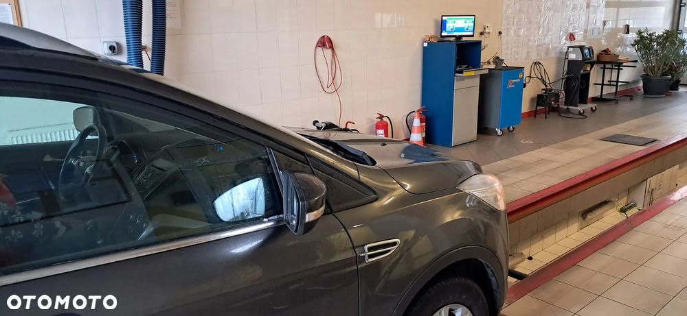 Ford Kuga 2.0 TDCi 4x4 Business Edition - 25