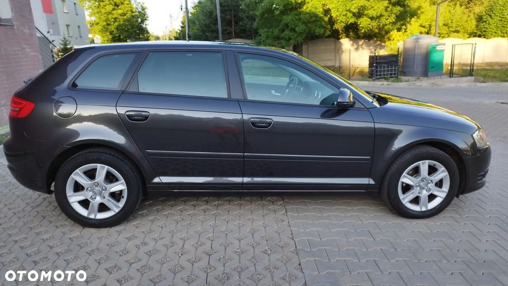 Audi A3 Sportback 1.6 Attraction - 25