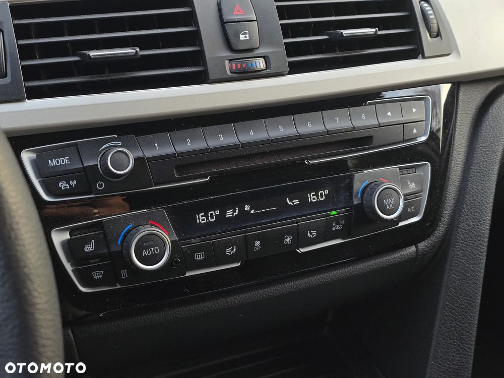 BMW Seria 3 320d Sport Line - 27