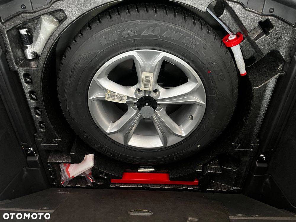 Land Rover Discovery Sport TD4 HSE Luxury - 20