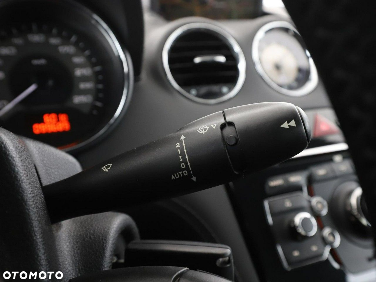 Peugeot RCZ 1.6 200 THP - 33