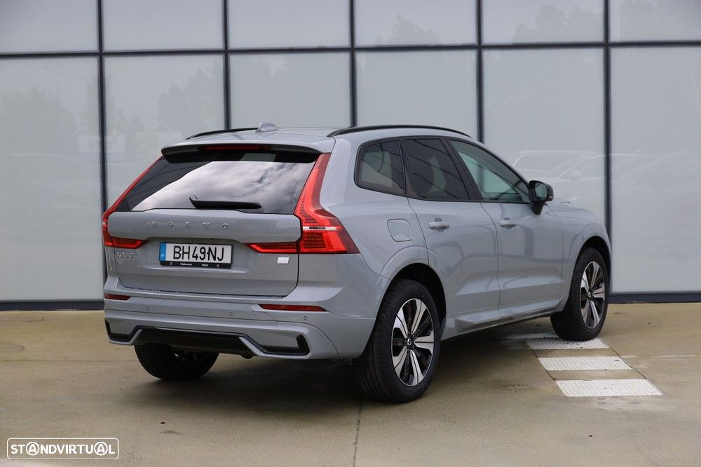 Volvo XC 60 2.0 T6 PHEV Plus Dark AWD - 4