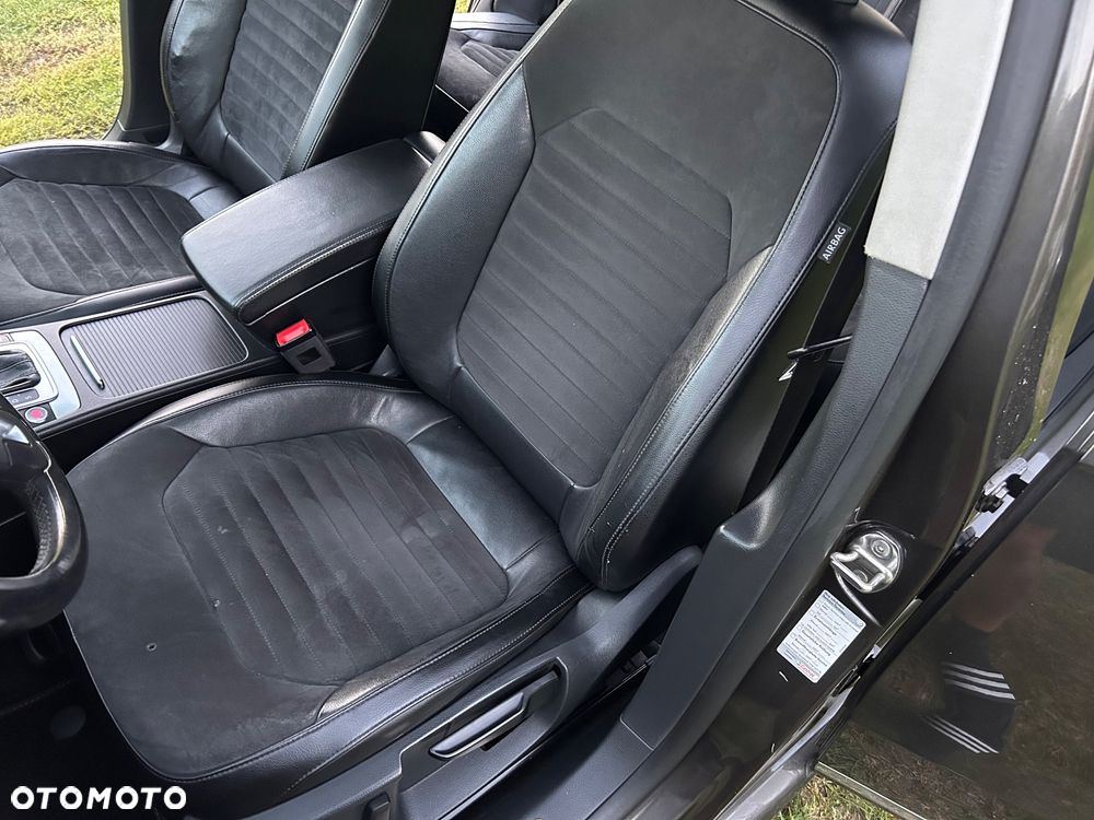Volkswagen Passat 2.0 TDI DPF DSG Highline - 25