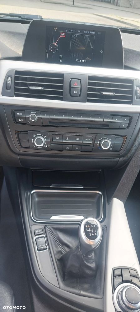BMW Seria 3 318d EU6 - 16