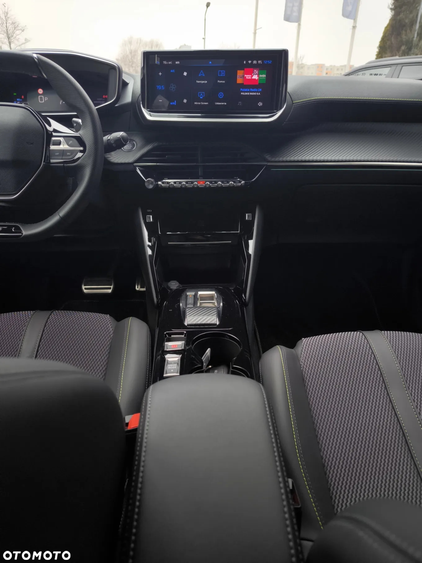 Peugeot 2008 PureTech mHEV GT e-DCS6 - 17