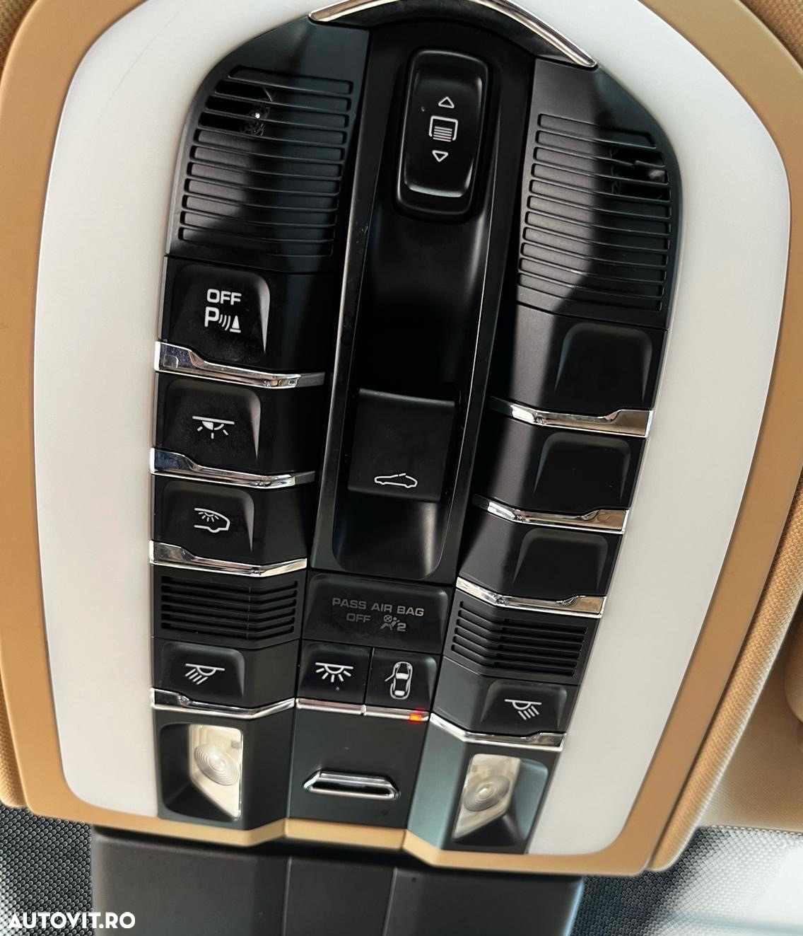Porsche Cayenne 3.0 L - 23