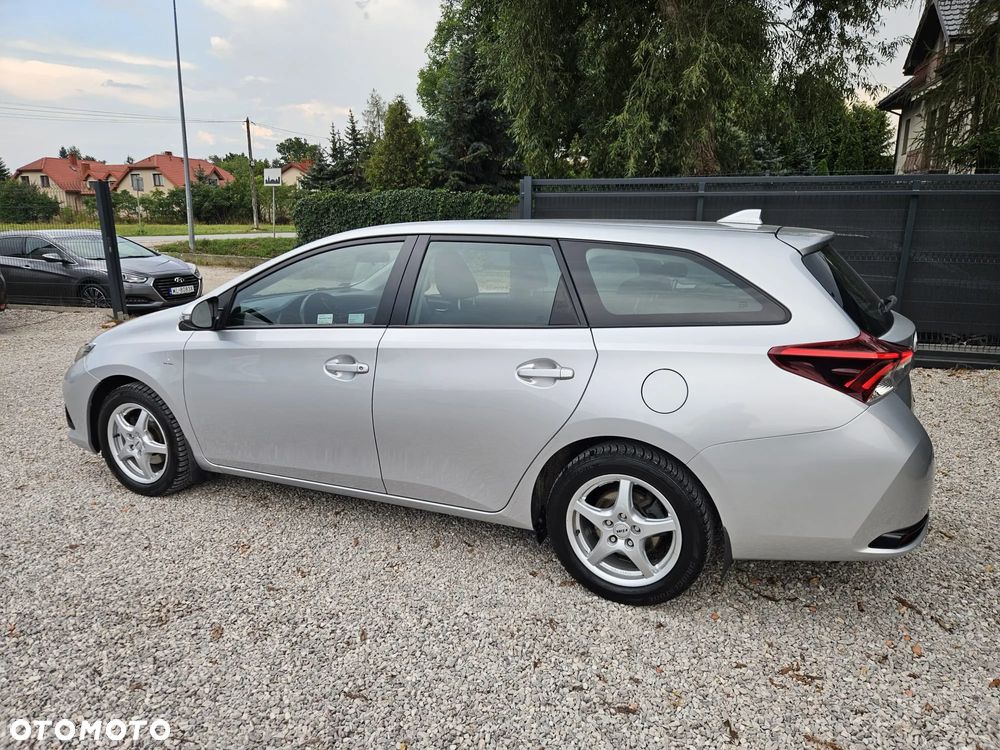 Toyota Auris 1.6 Premium - 7