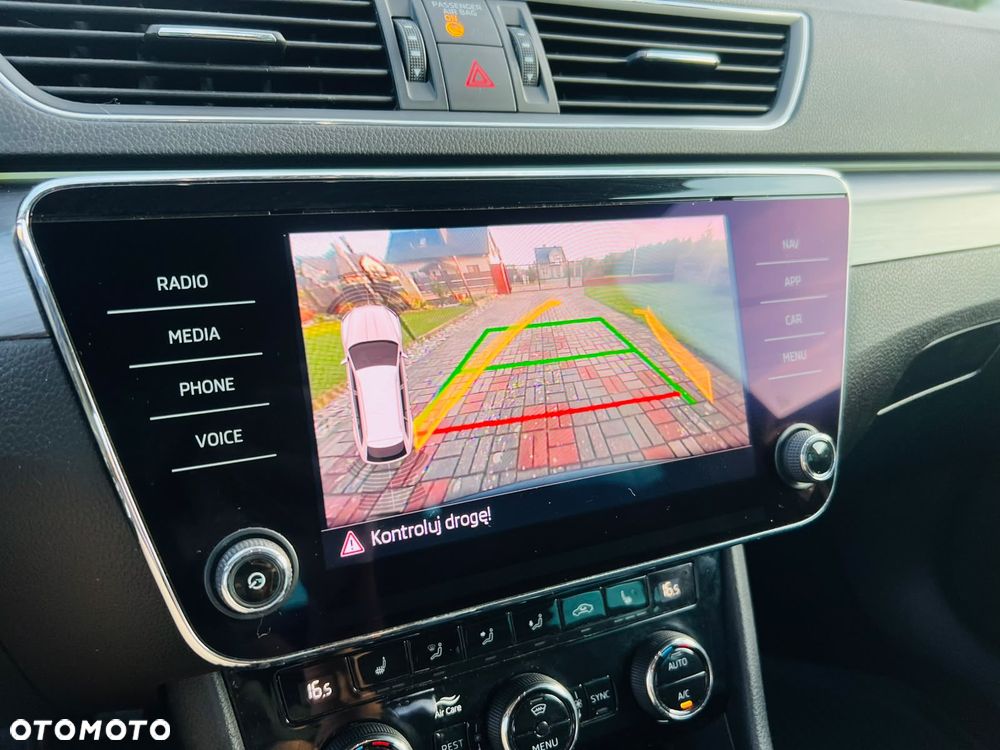 Skoda Superb 1.5 TSI DSG Sportline - 27