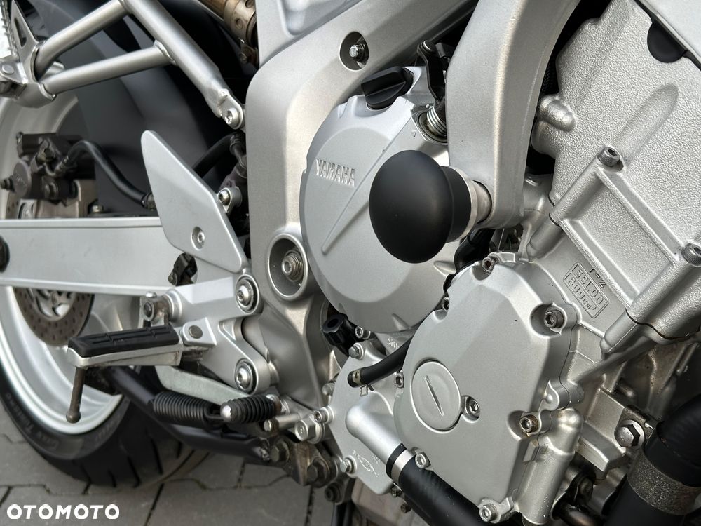 Yamaha FZ6 - 17