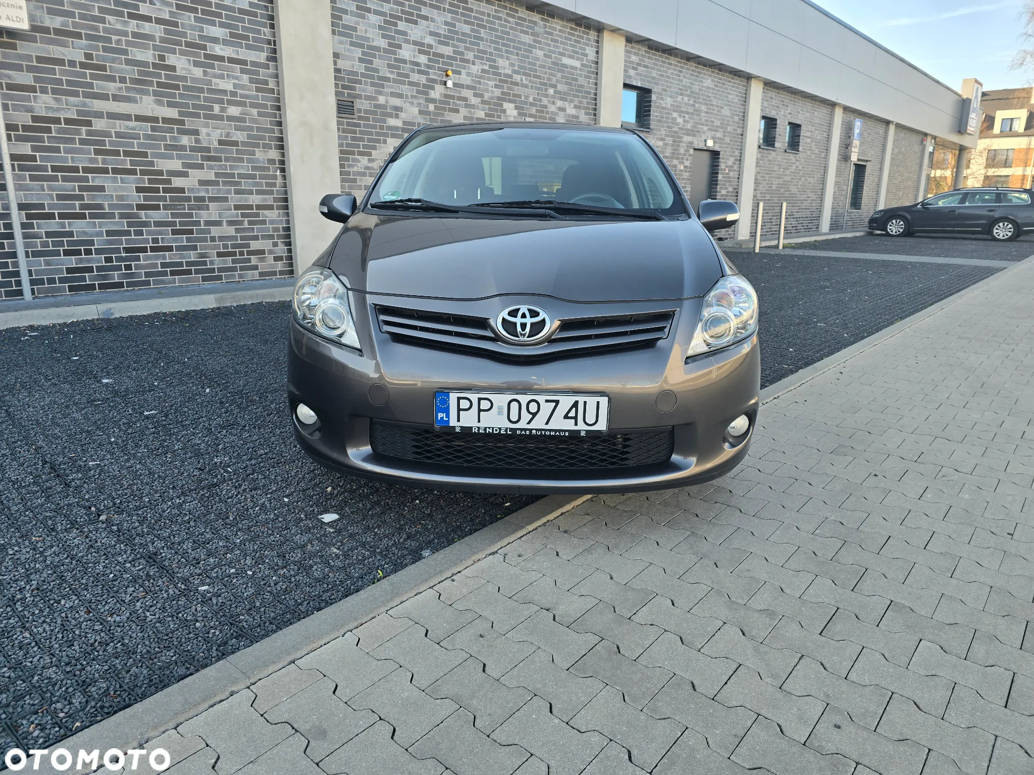 Toyota Auris 1.6 Premium + - 6