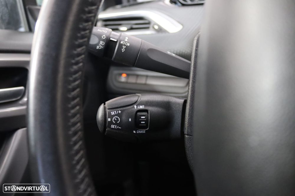 Peugeot 2008 PureTech 82 Style - 12