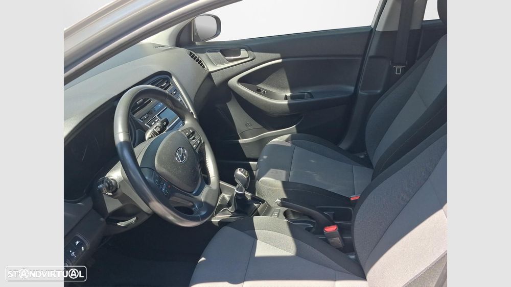 Hyundai i20 1.1 CRDi Comfort+Pack Look+JLL16 - 11