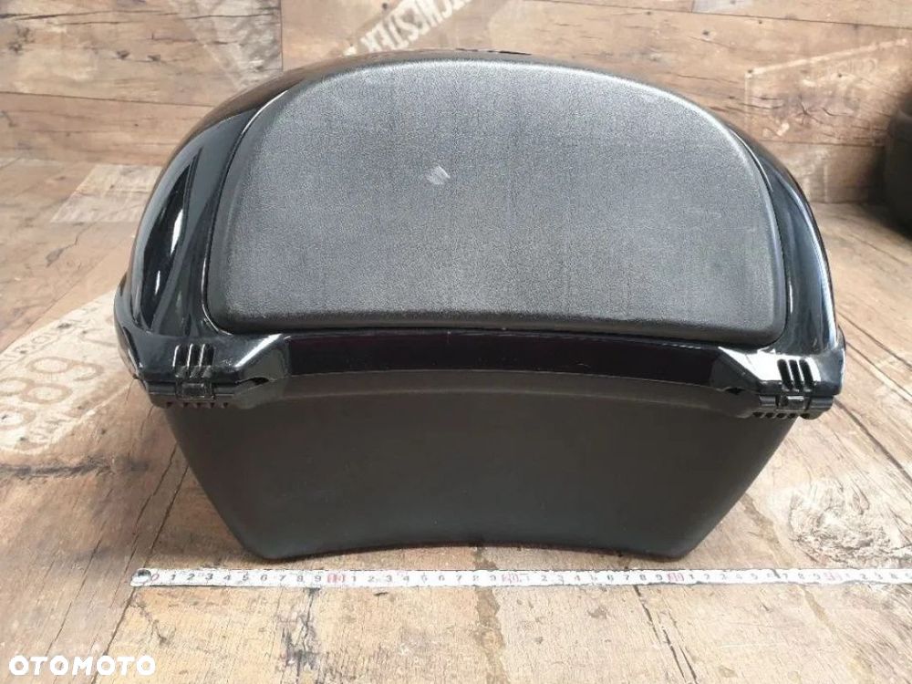 Kufer centralny z oparciem - 3