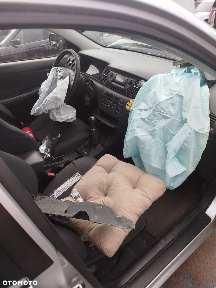 Toyota Corolla  e 12 na części. - 4
