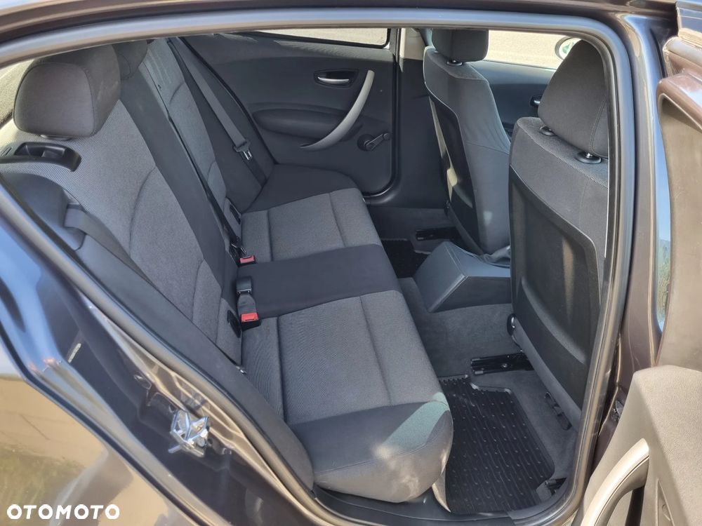 BMW Seria 1 116i - 13