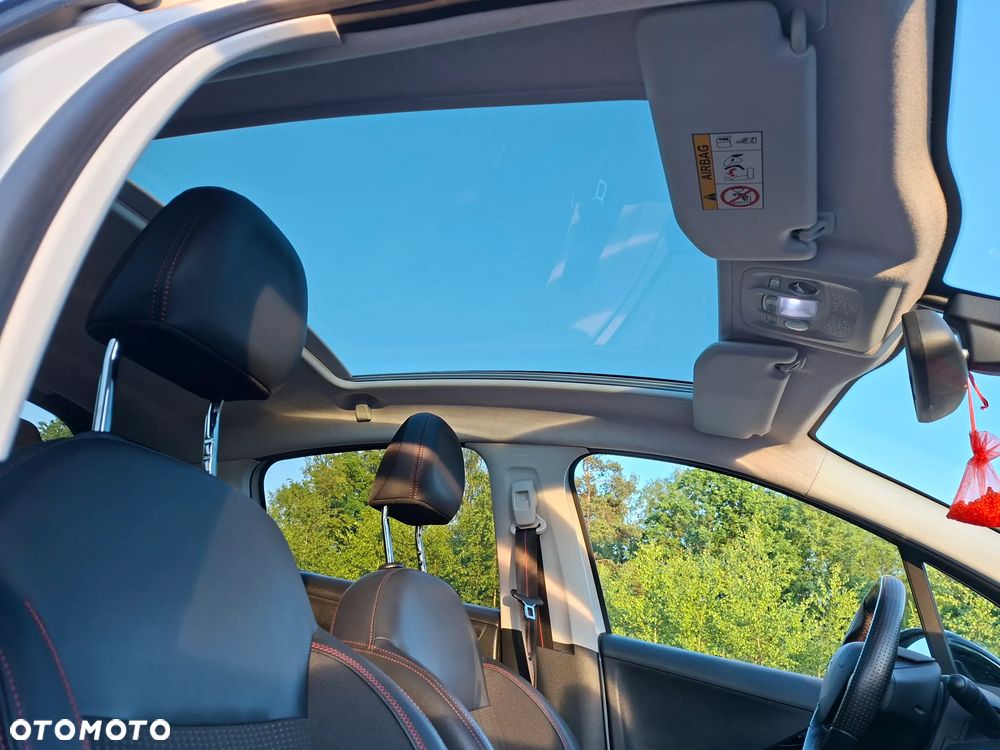 Peugeot 208 - 16