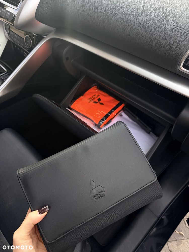Mitsubishi Eclipse Cross - 32