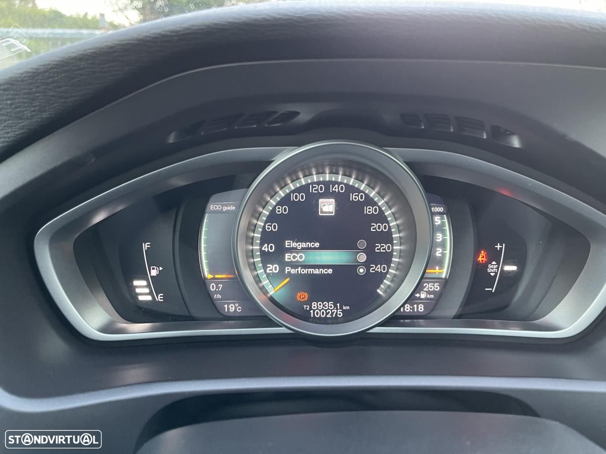 Volvo V40 2.0 D2 Momentum Eco - 12