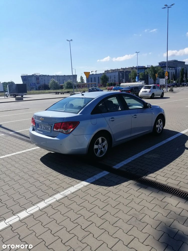 Chevrolet Cruze 1.6 LS - 12