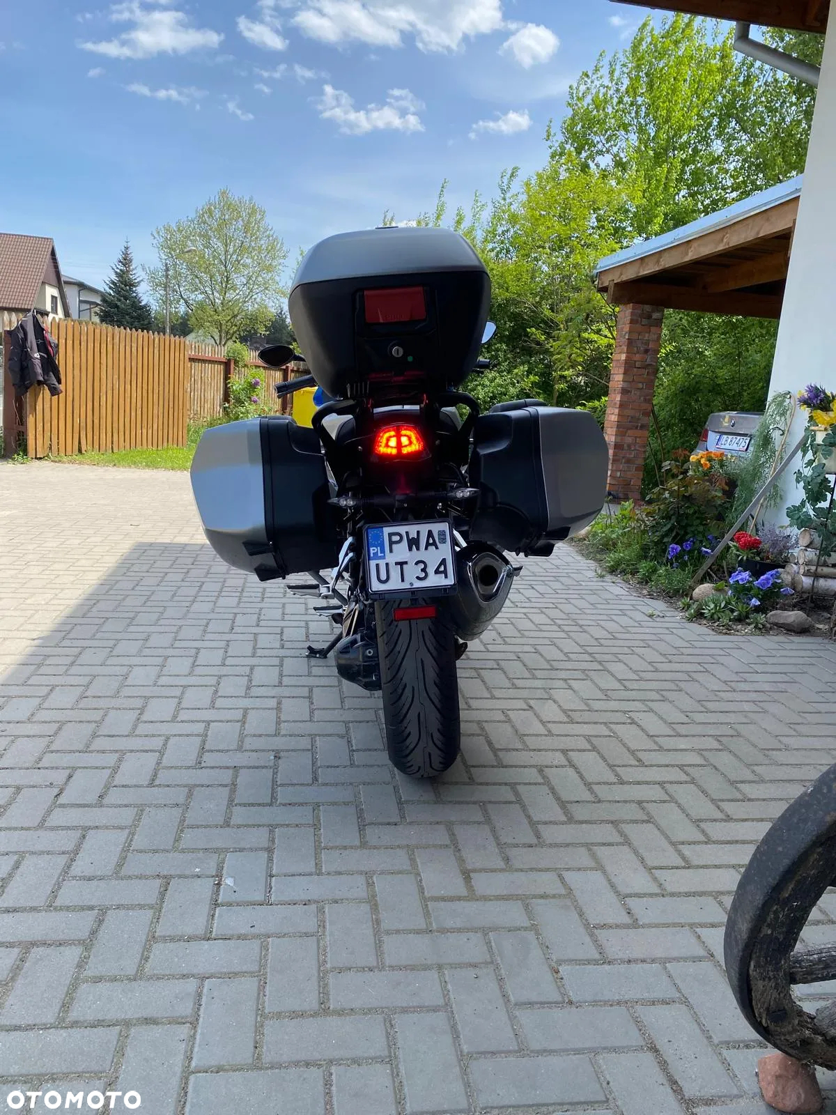 BMW R - 8