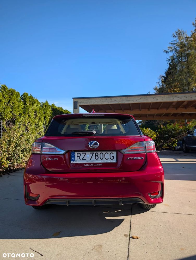 Lexus CT - 13