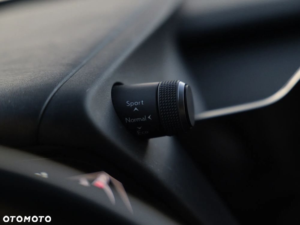 Lexus UX 250h GPF Elegance 2WD - 39
