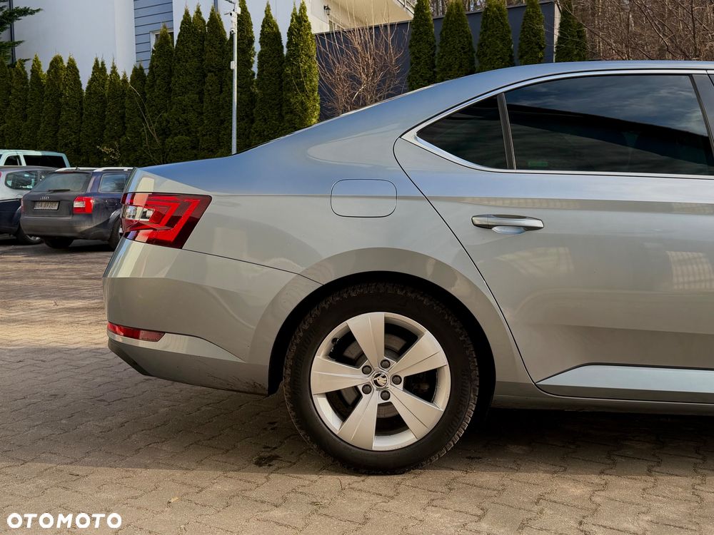 Skoda Superb 2.0 TDI L&K DSG - 7