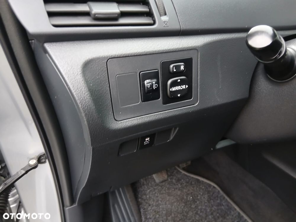 Toyota Verso 1.8 Executive - 17