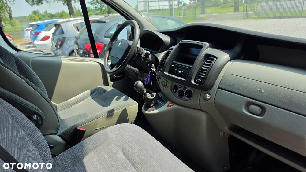 Renault TRAFIC - 15