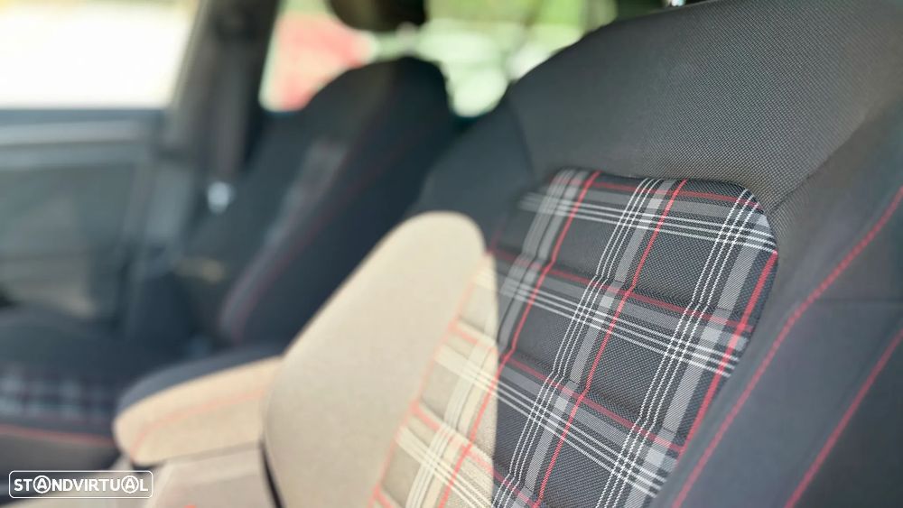 VW Golf 2.0 TSI GTI DSG Performance - 16