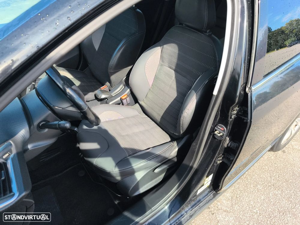 Peugeot 2008 1.2 PureTech Active - 25