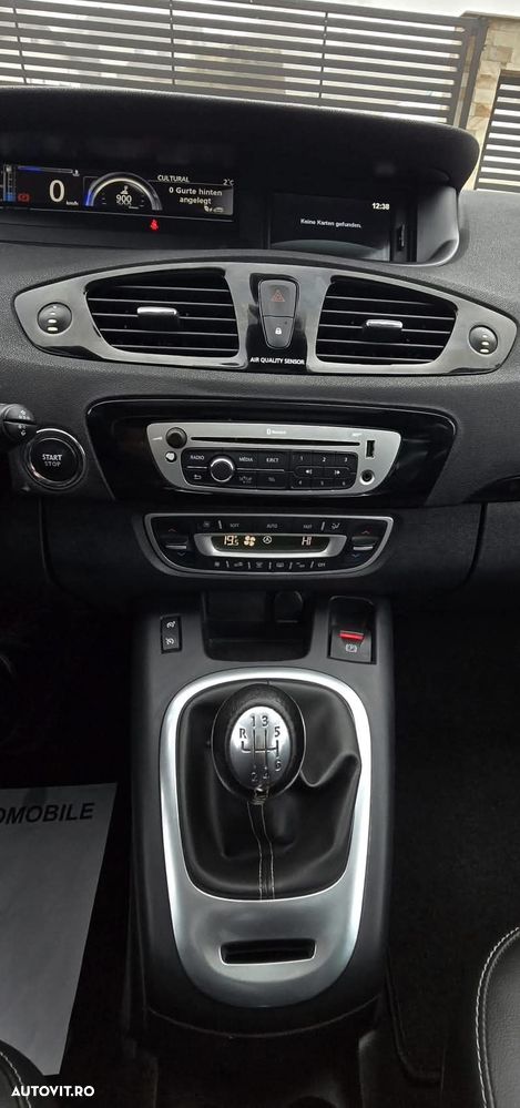 Renault Grand Scenic - 32