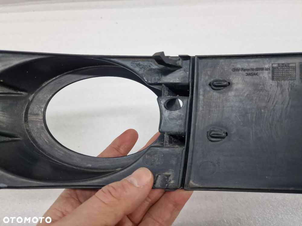 AUDI A6 C6 04- PRAWA KRATKA BOCZNA ZDERZAKA PRZEDNIEGO PRZÓD , NR 4F0807682A / 4F0807681A , NR AUKCJI E/19 - 13