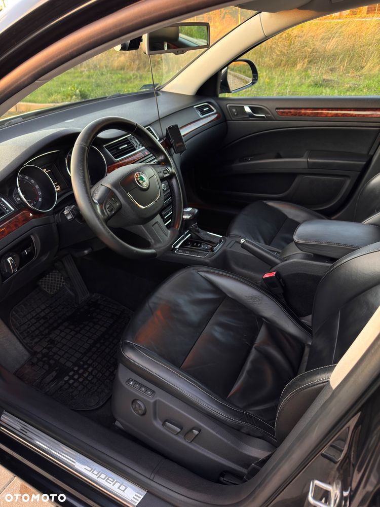 Skoda Superb 2.0 TDI DSG Elegance - 17