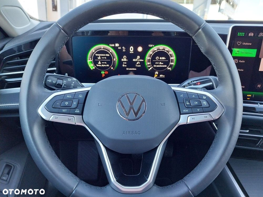 Volkswagen Passat - 18