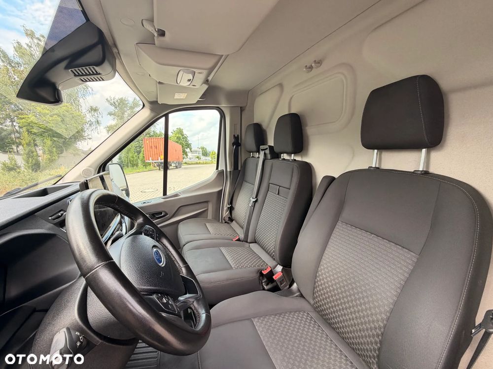 Ford E-Transit - 17