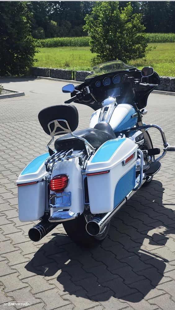 Harley-Davidson FLHRCI Ultra Glide / Street Pack - 2