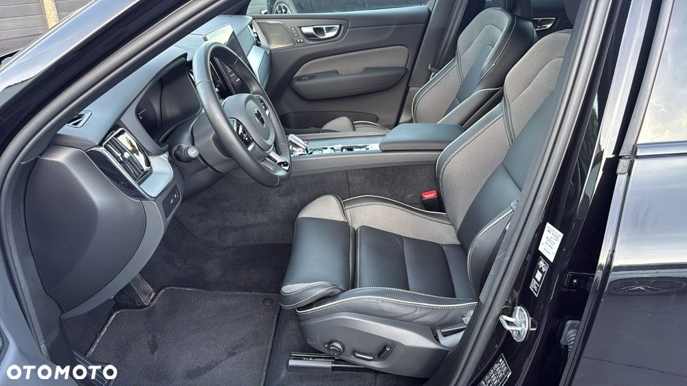 Volvo XC 60 T8 Plug-In Hybrid AWD Ultra Black Edition - 30