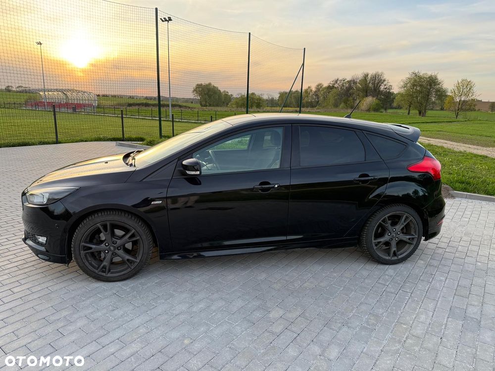 Ford Focus 1.5 EcoBoost ST-Line - 2